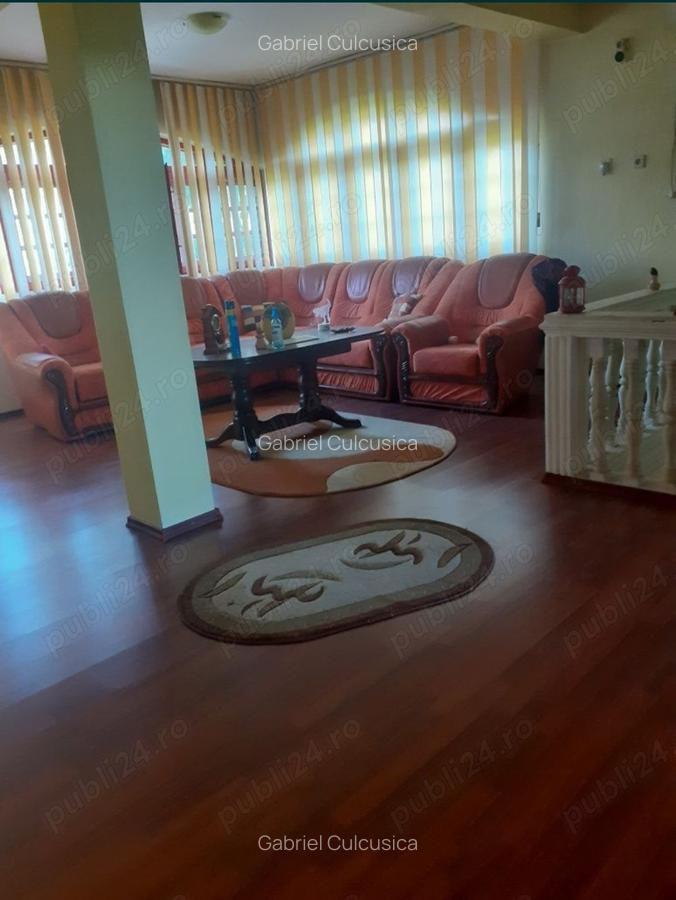 De vanzare vila De+P+1 - 8 De vanzare vila De+P+1 - 8