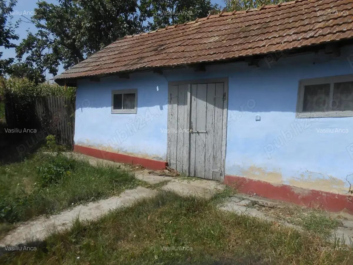 Casa ?i teren de vanzare in Drac?ani - 5