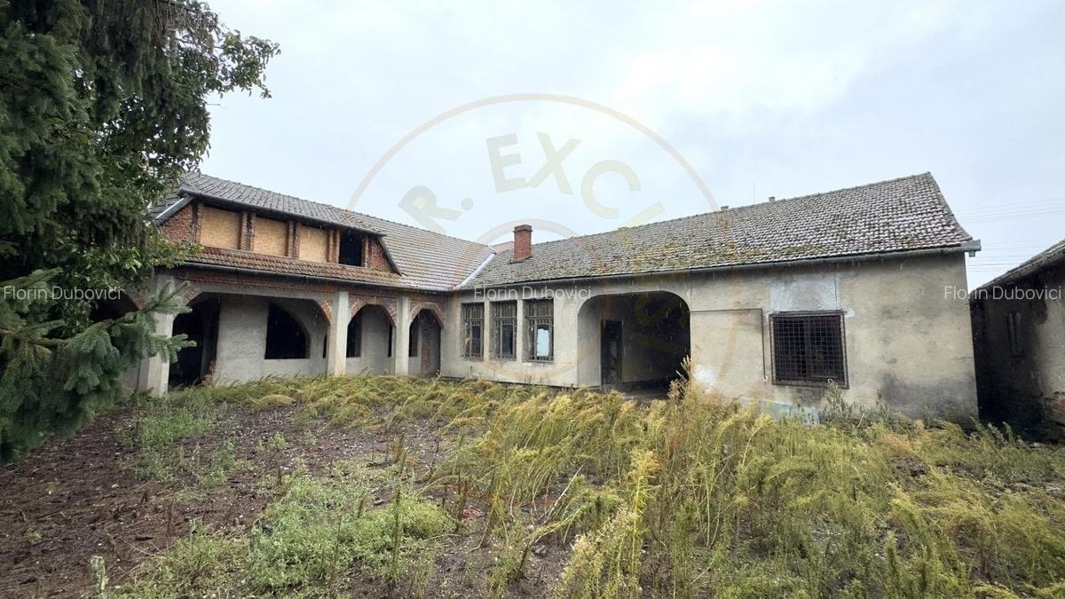 Cladire 12 incaperi, Teren 3.457 mp Str.Iuliu Maniu Nr.13 -Carei- Jud. Satu Mare - 2