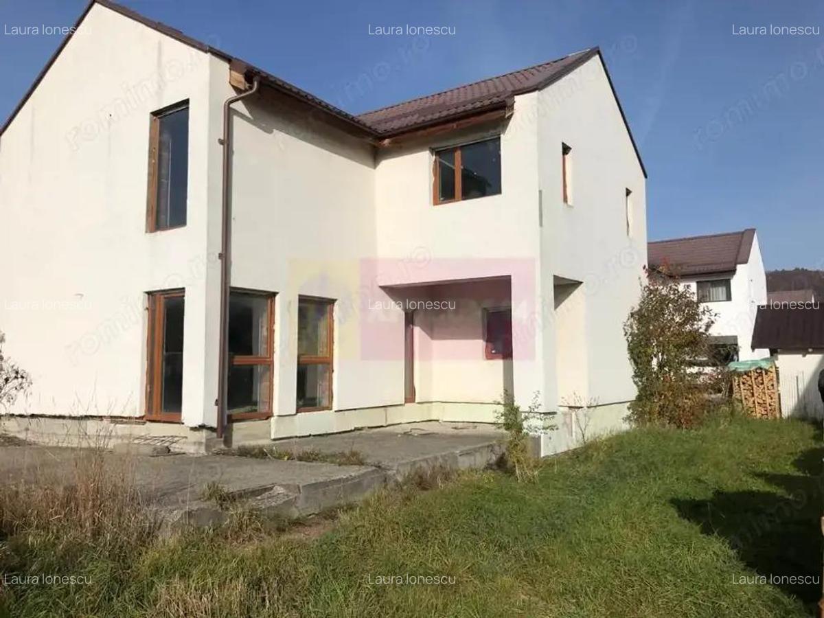 Vila la rosu Zarnesti- Mitropolit Metianu cu vedere superba spre munte - 3