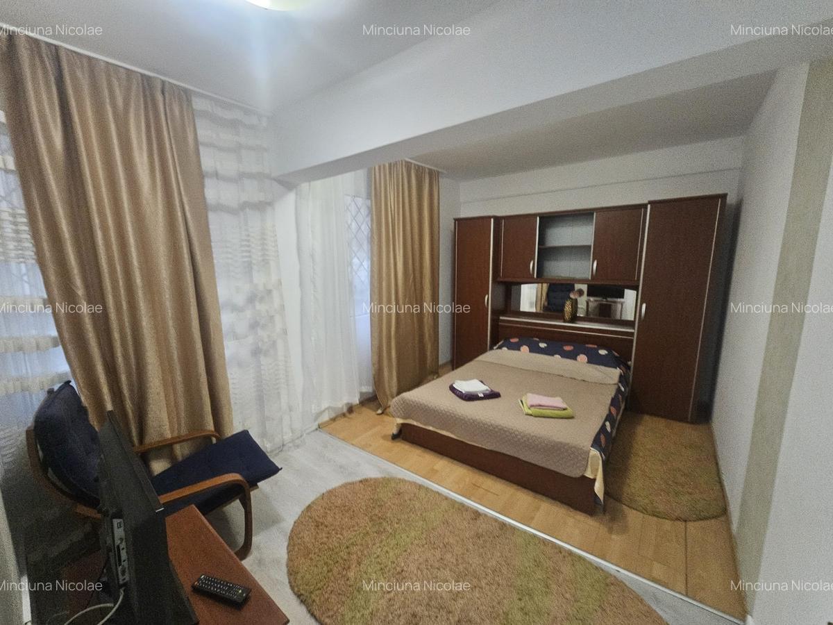 Victoriei  Universitate blocul Romarta garsoniera et 2/8 - 1