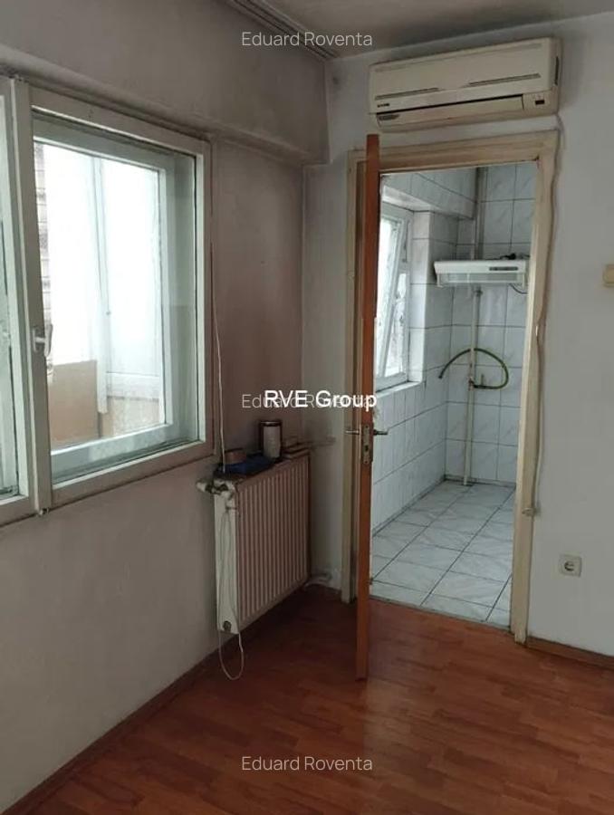 Vanzari Garsoniera Militari -  metrou Gorjului la scara - 3