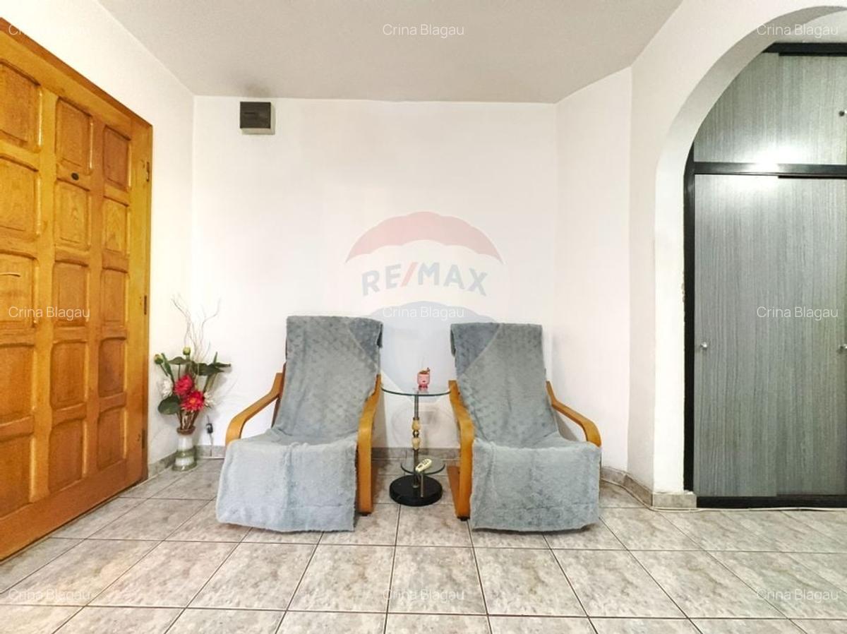 Apartament cu 3 camere, decomandat, pe strada Orsova - confort, eficie - 11