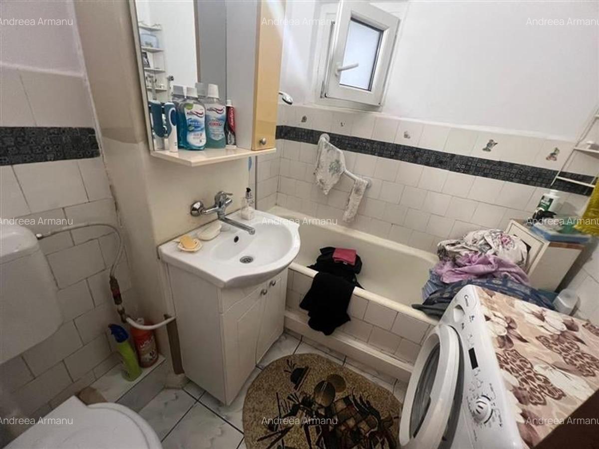 Apartament cu 3 camere decomandat - 70 mp - Zona Adriatica, Str. Aleea Visinului - 10