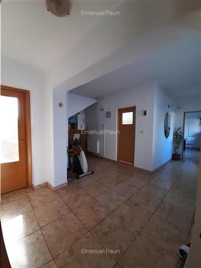 Casă cu 4 camere în Central - 6