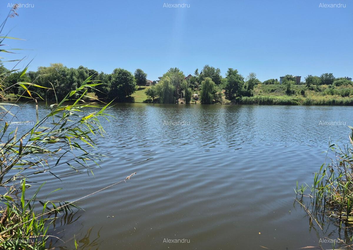 Vila de vanzare in Balotesti,vecinatate lac - 1