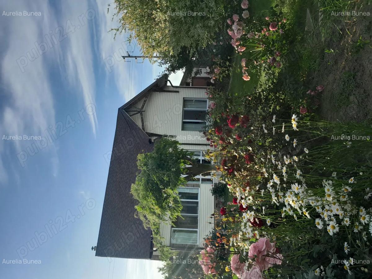Vand casa cu teren. - 2