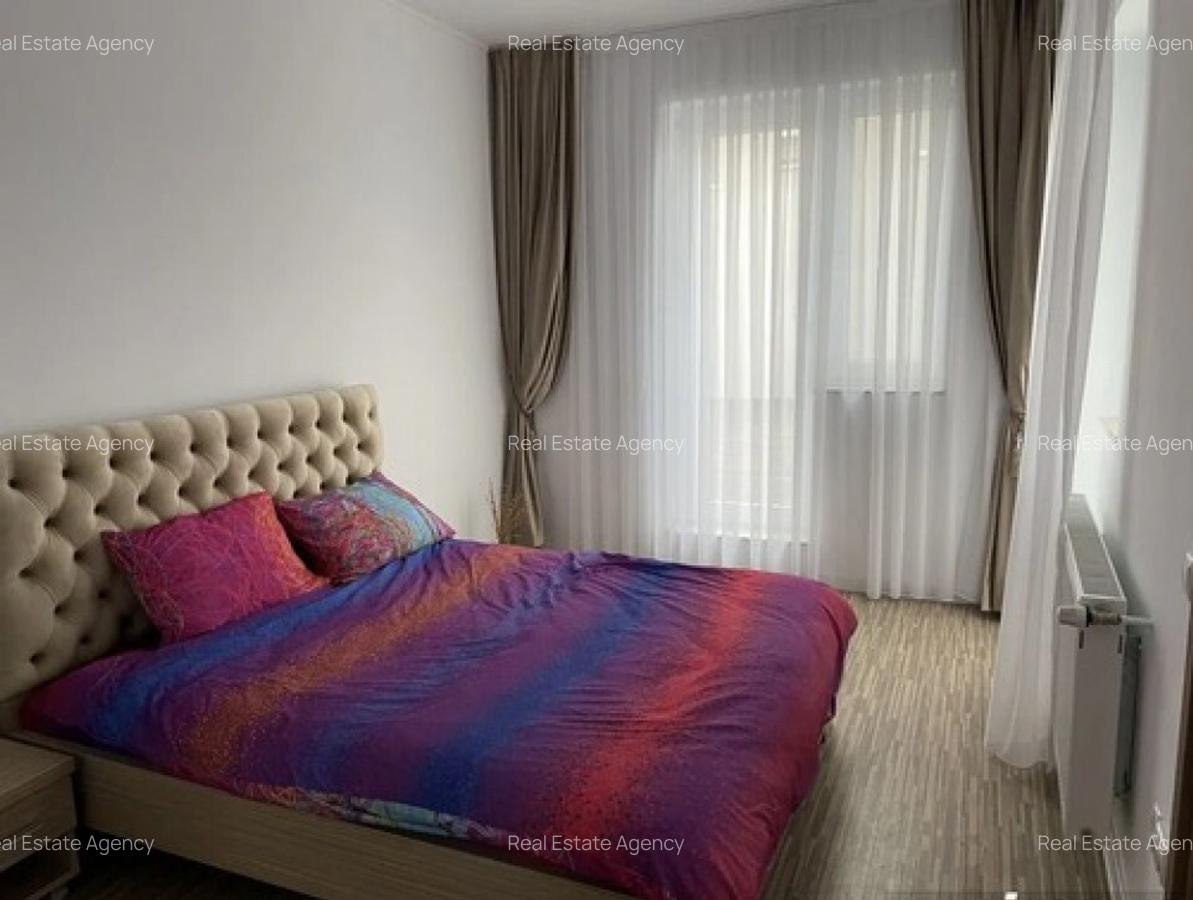 3 camere in zona Girocului - 1