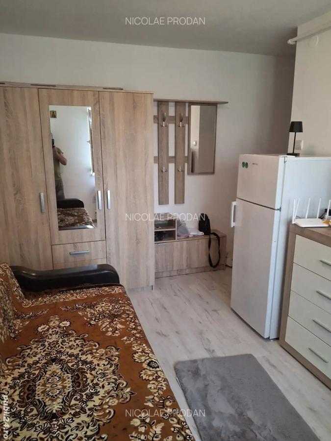 Inchiriez garsoniera zona Postavarului, Codrii neam?ului sector 3 - 1