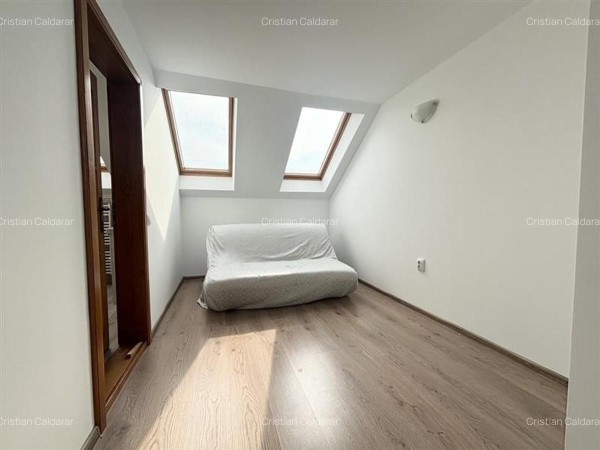 Casa spatioasa si bine compartimentata in Velenta  locatie excelenta - 14