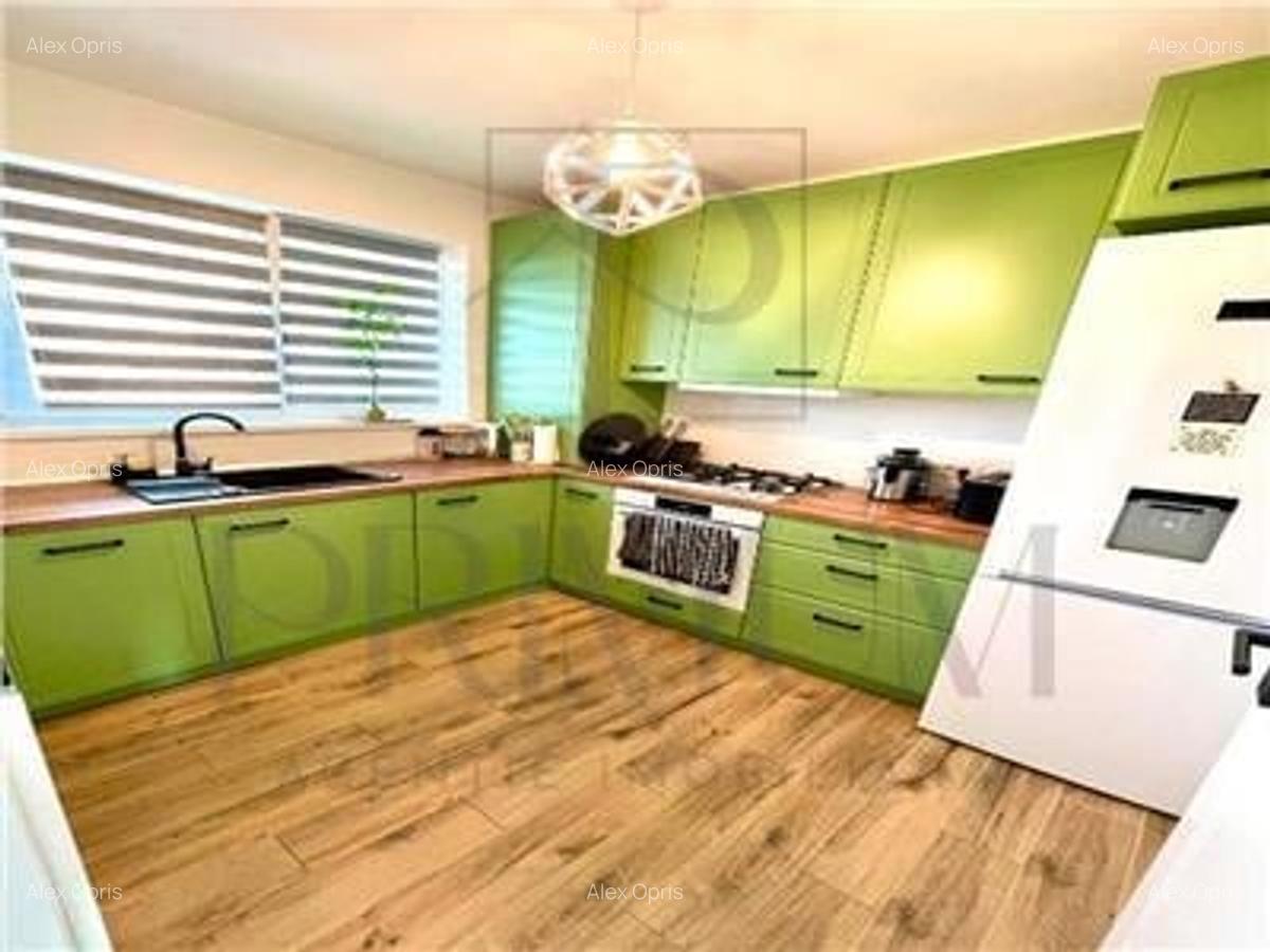 Triplex spatios - zona excelenta - doua fronturi stradale - 2