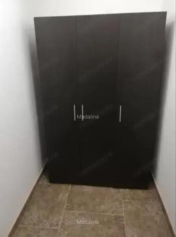 Apartament o camera de vanzare zona Tractorul - 3