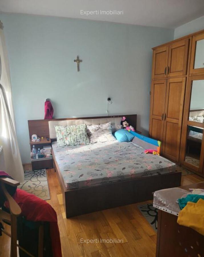Casa situata in zona Bratianu din caramida - 16