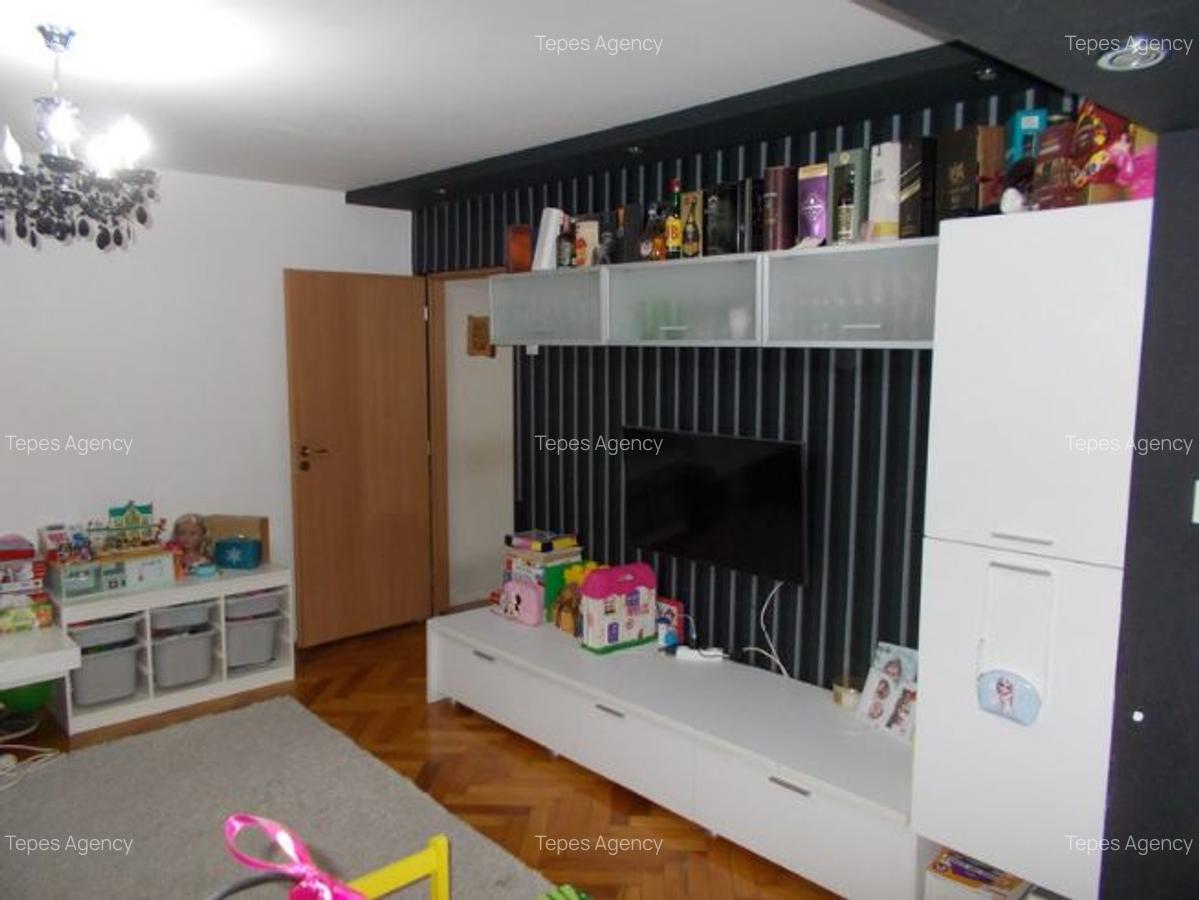Apartament 3 camere decomandat, Timisoara, C. Martirilor, et. 4/acoperis, mobilat - 3