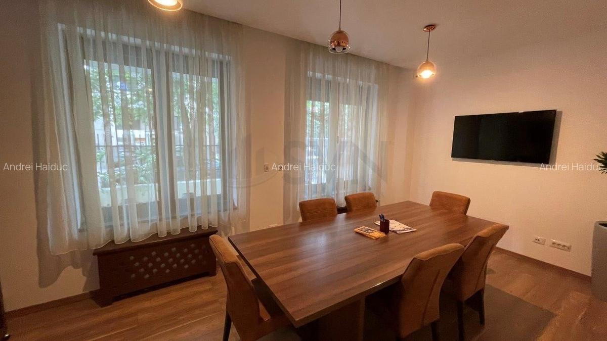 REV2002733 Domenii - Vila impunatoare aproape de Biserica Casin - 12