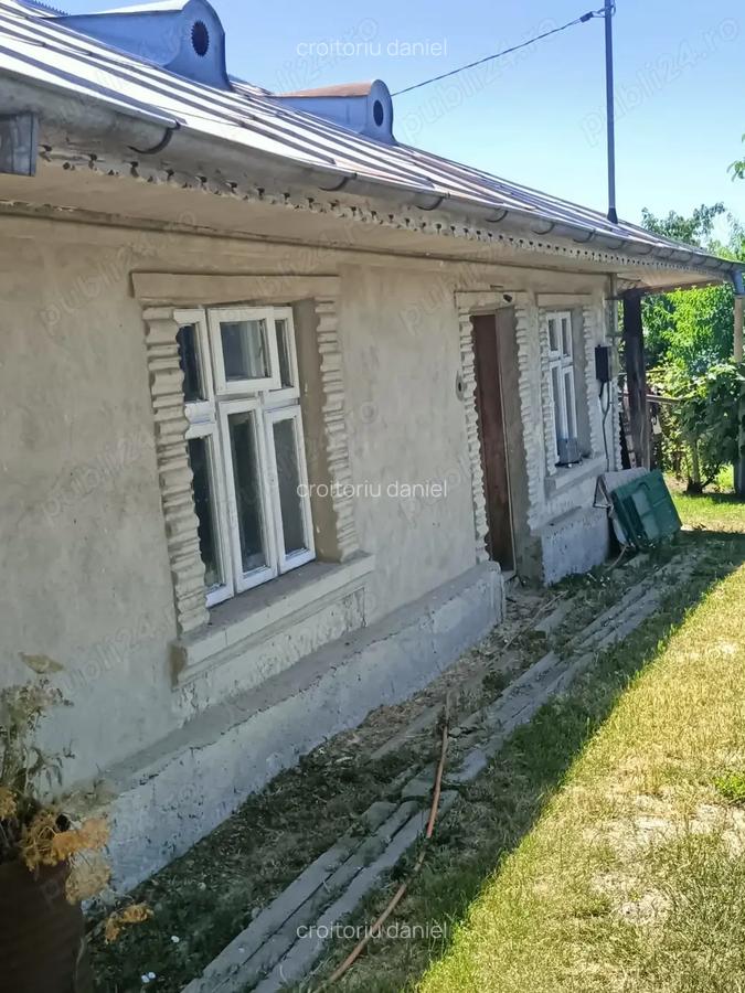 Vand casa si teren in HUSI - 5