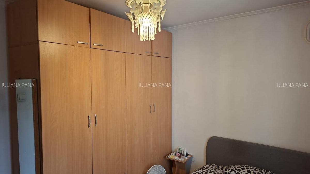 Proprietar ofer spre închiriere 3 camere BD Mircea Vodă - 11