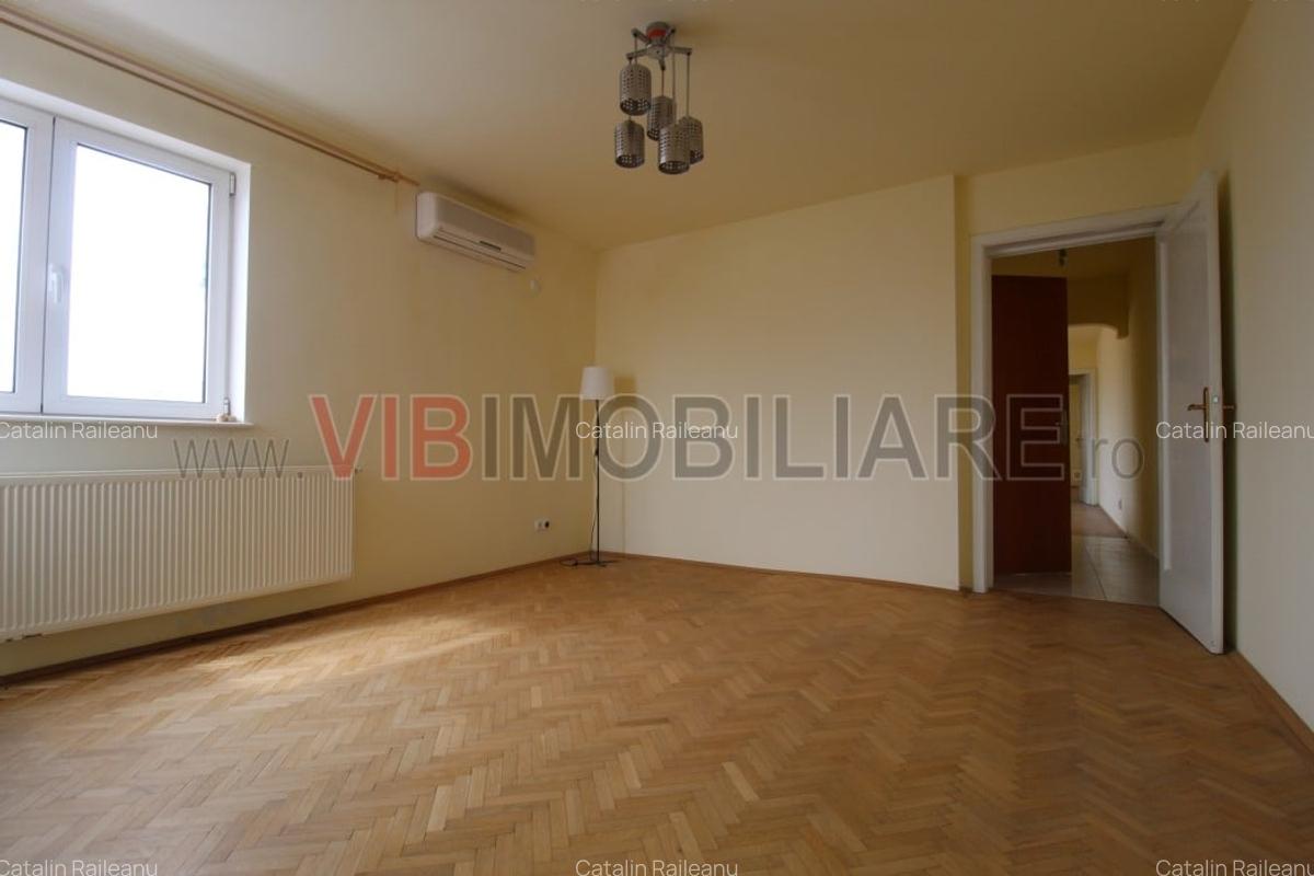 Vilă interbelică - 5 apartamente - curte privată - Strada Sirenelor - 9