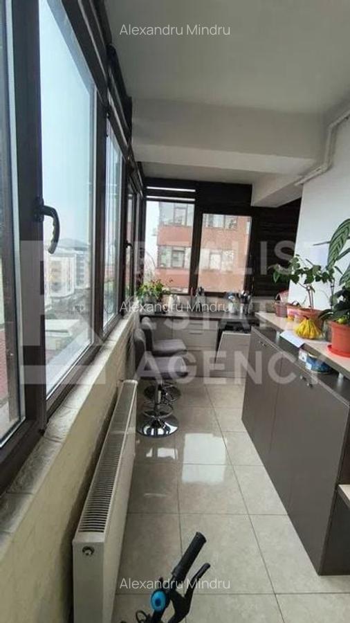 Vânzare, apartament cu 3 camere în zona Militari Residence - 1
