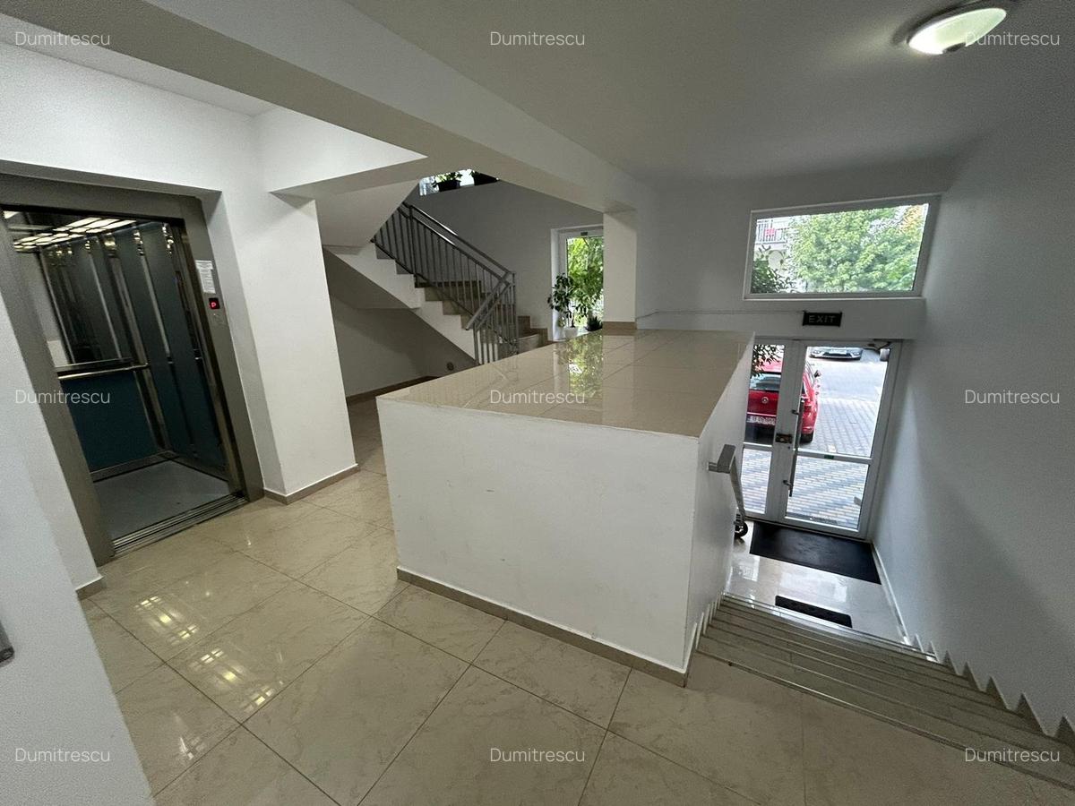 Titan 4 Residence Etaj 3 Centrala Parcare Lift Bloc 2018 Caramida 17 Min  Metrou - 18
