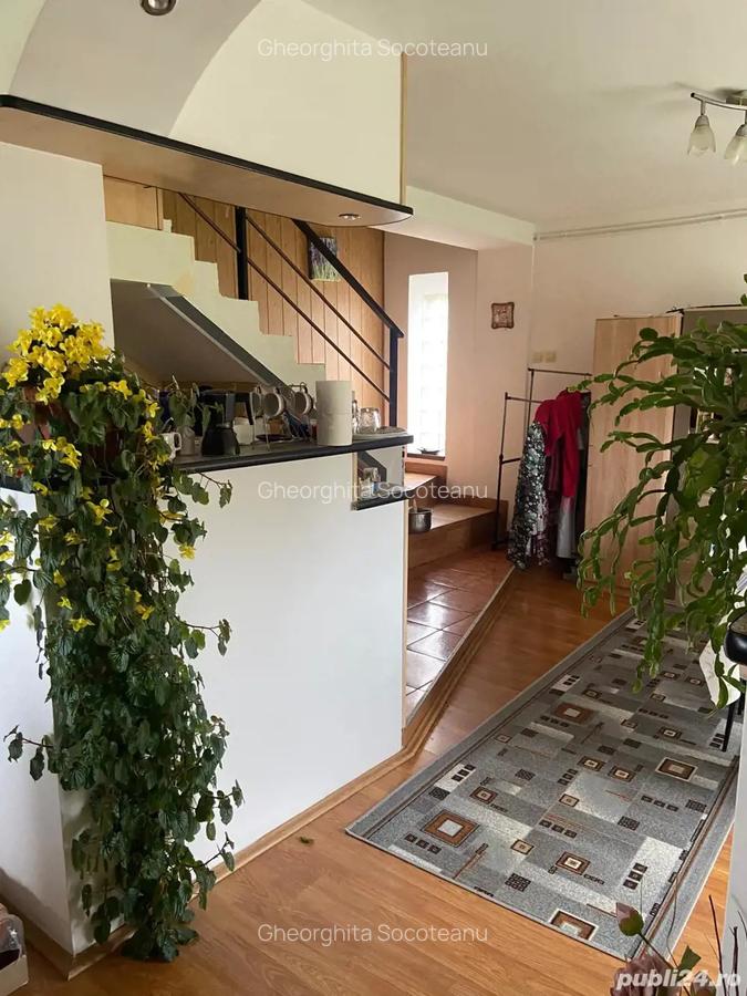Casa de vanzare la curte cu mult spa?iu verde si zona lini?tita - 3