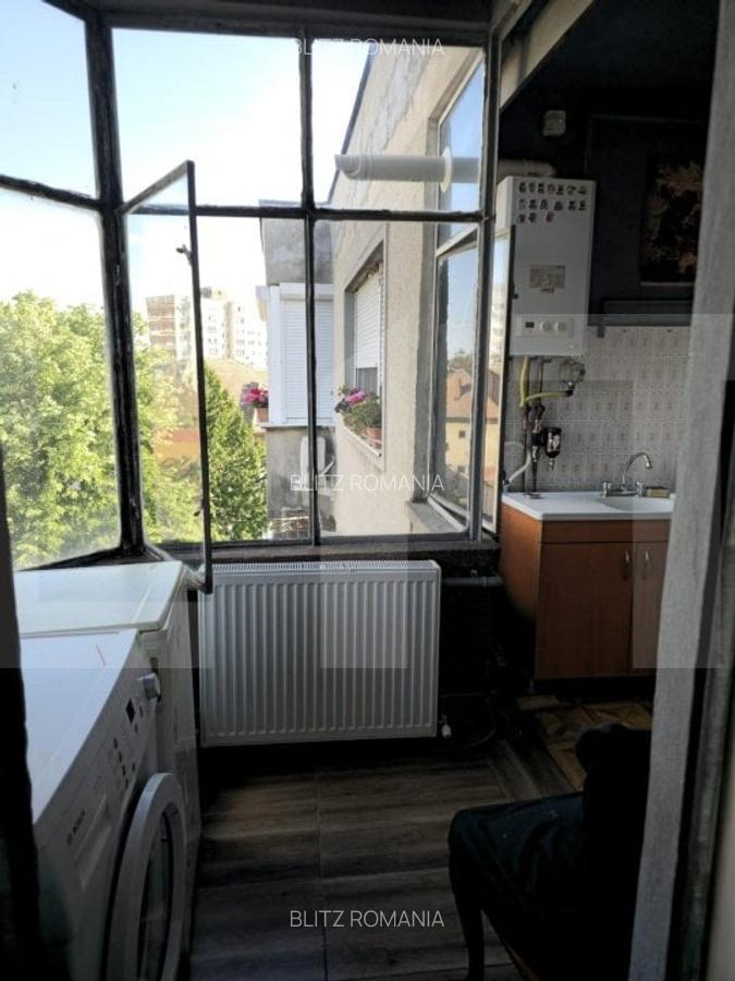Apartament de vanzare, cu o camera, 40 mp, zona Take Ionescu - 9