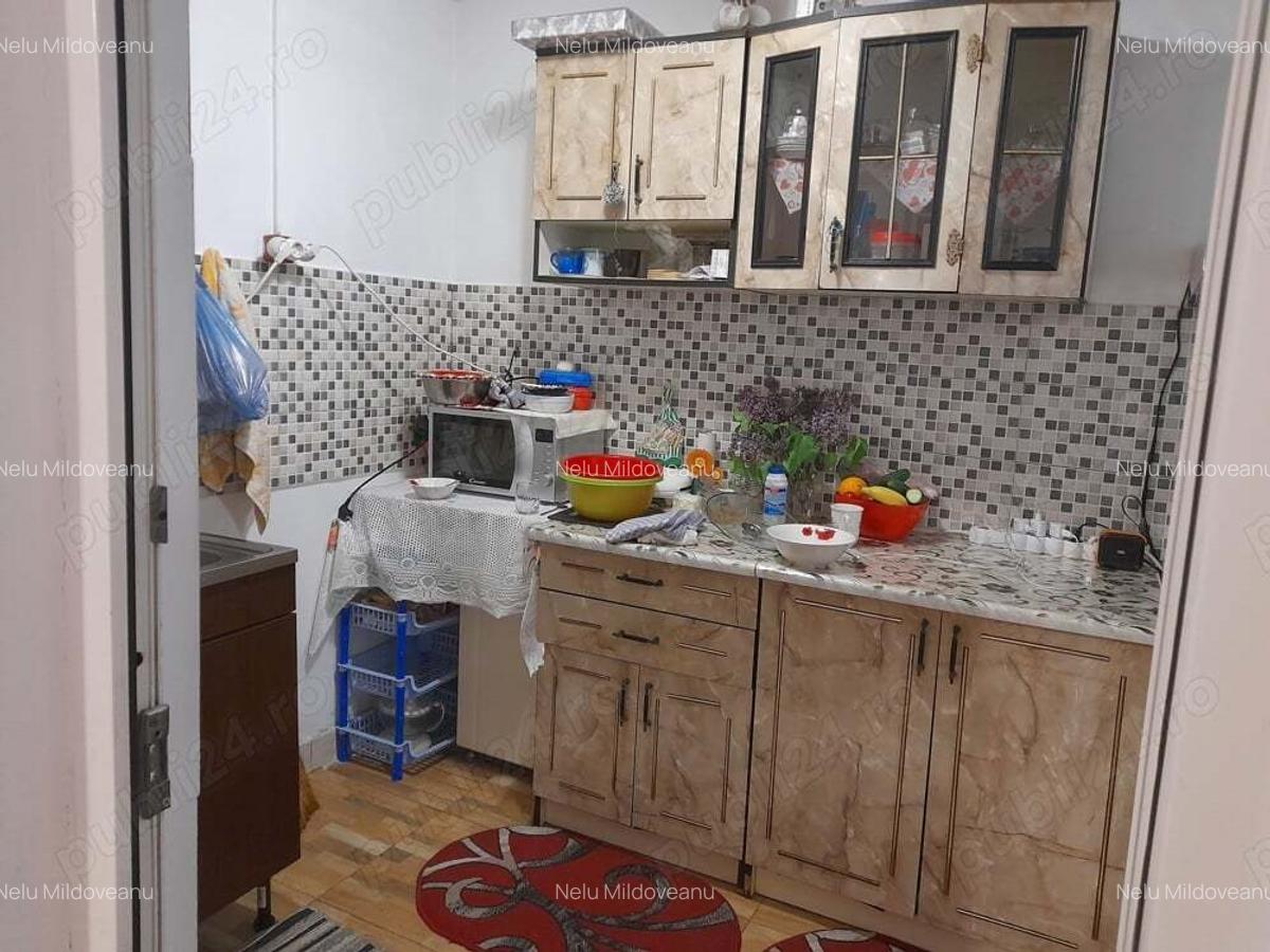 Casa de vanzare 23 august - 5