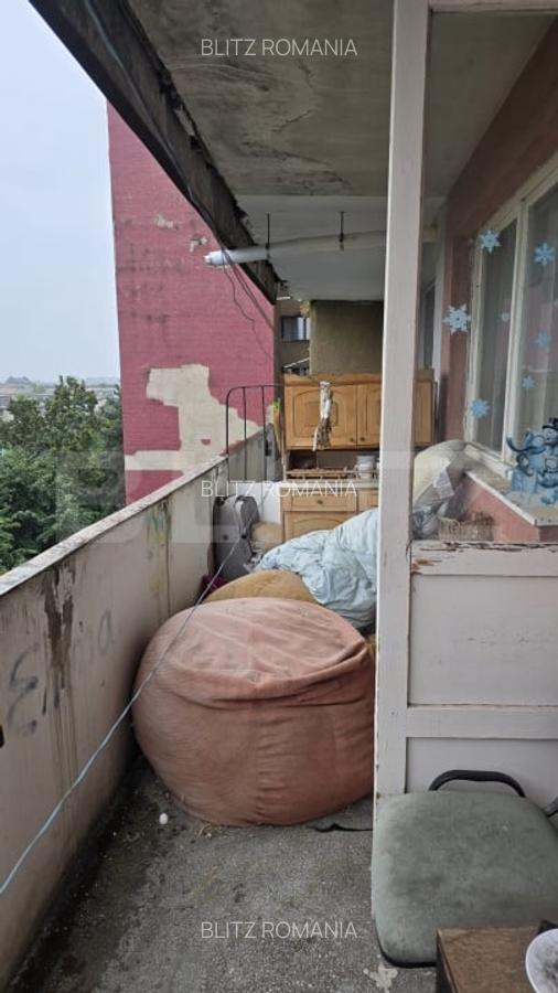 Apartament de vanzare, cu 2 camere, 46 mp, zona Micro 14 - 5