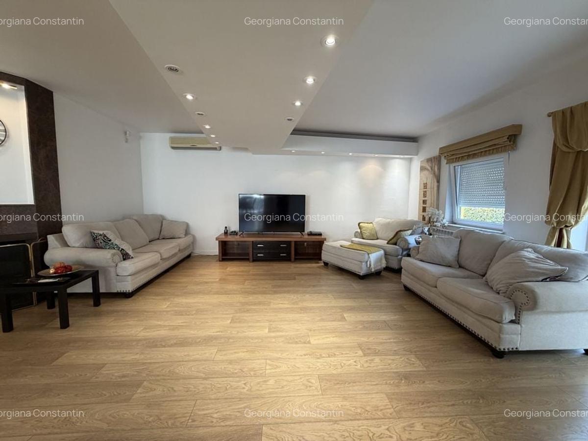 Vila cu piscina interioara, mobilata, langa British School - 4