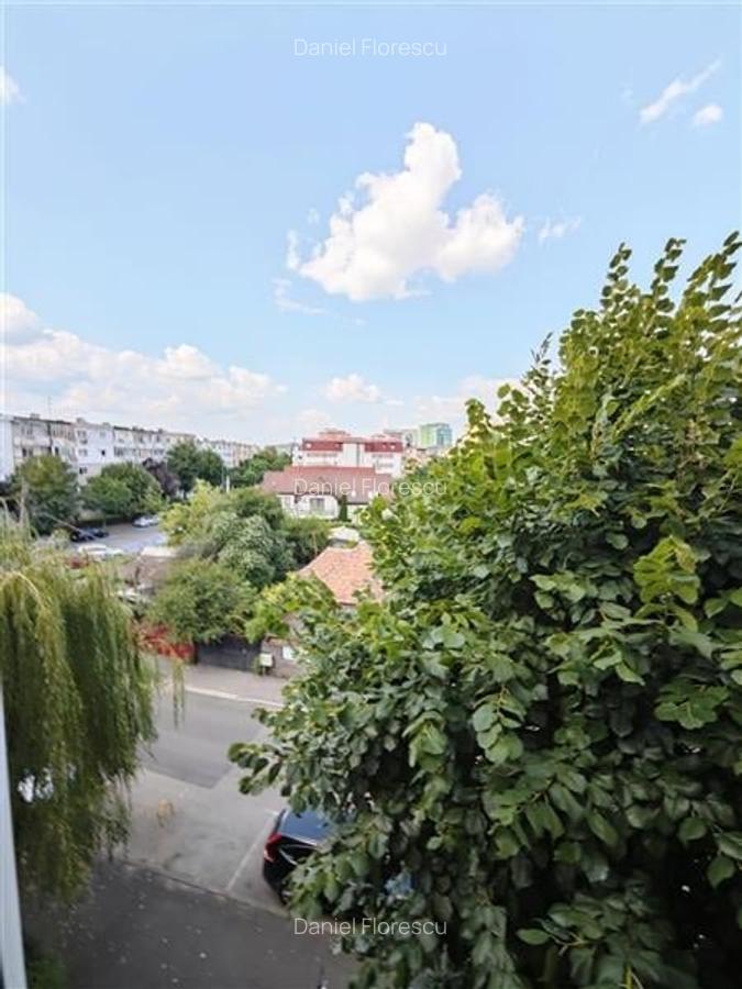 Vanzare apartament 2 camere, zona Scriitorilor, etajul 3/4 - 1