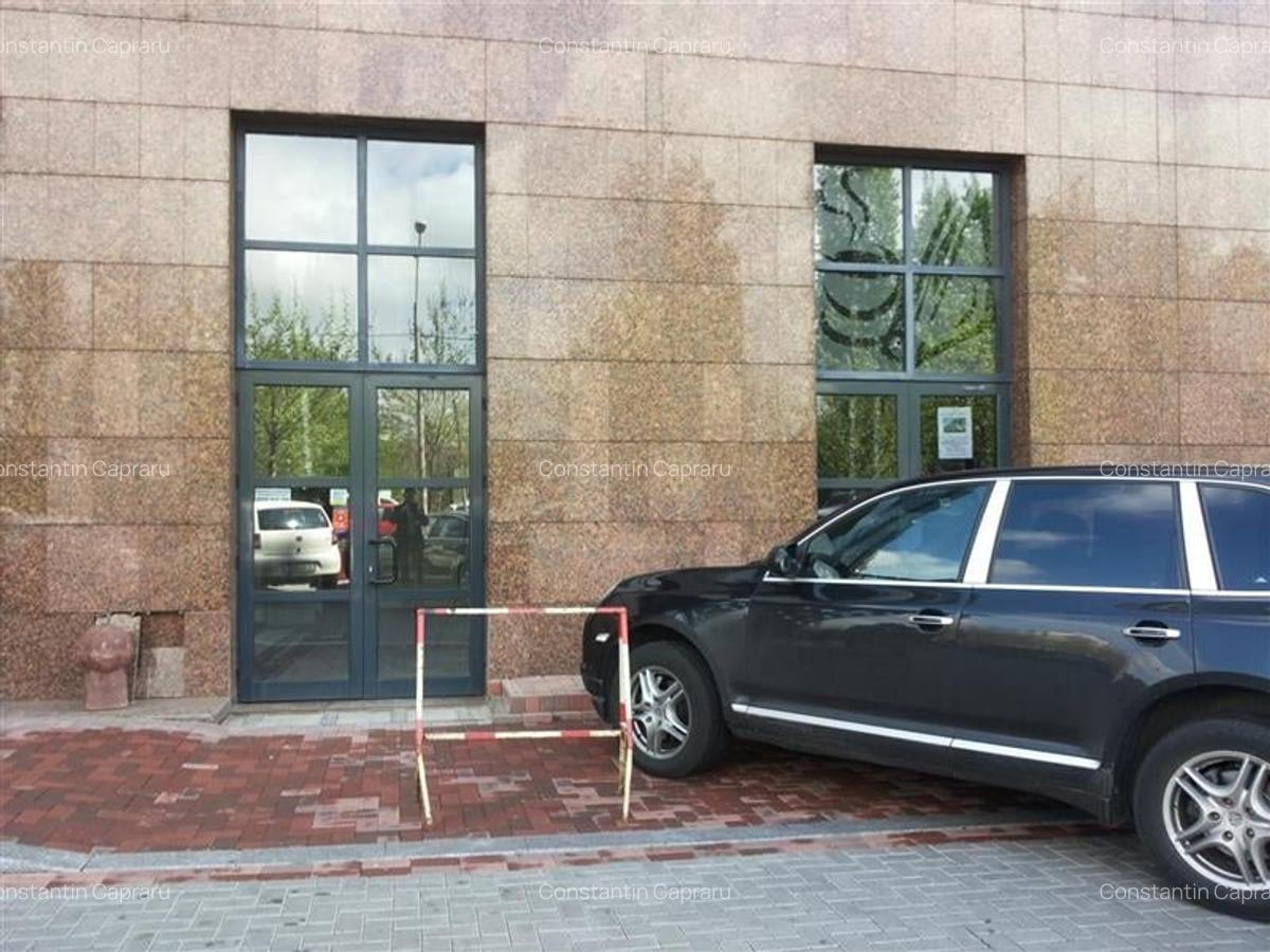 Inchiriere spatii comercial in cladire de birouri - 43 mp si 59 mp - 3