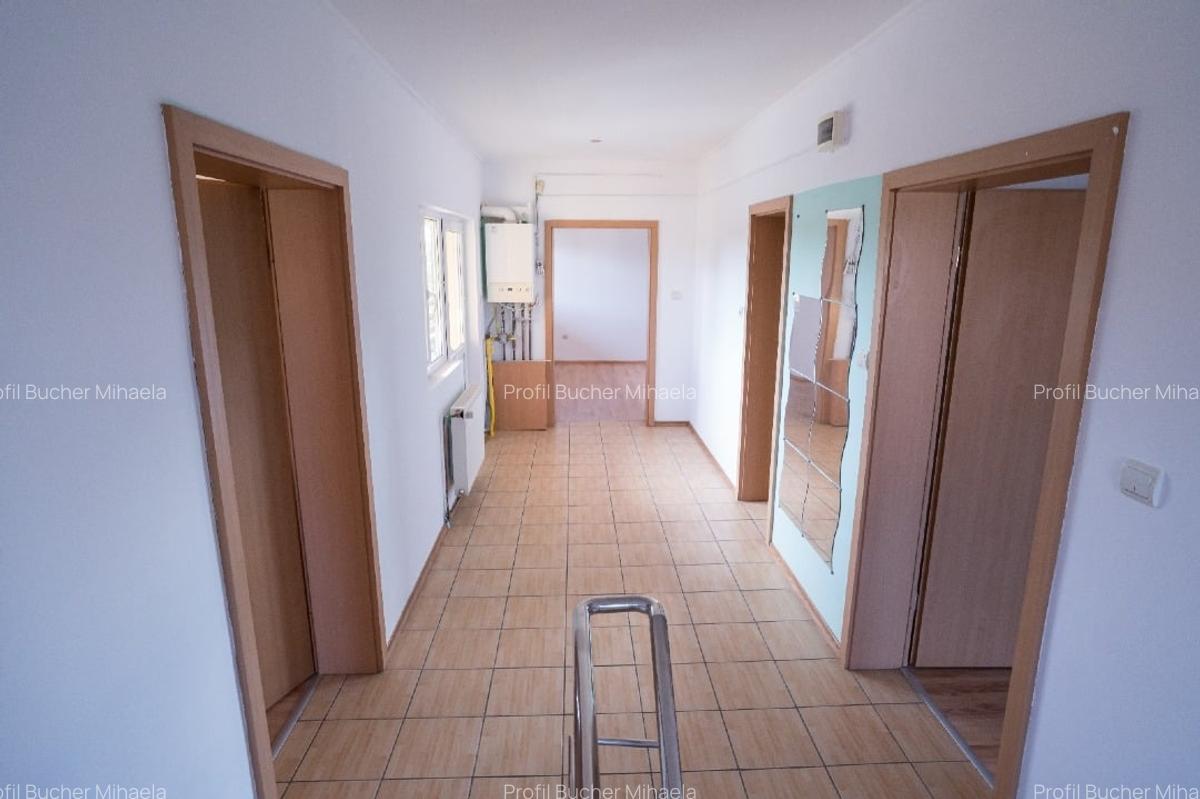 Vilă spațioasă 8 camere,locație excelentă – destinată activităților profesionale - 14