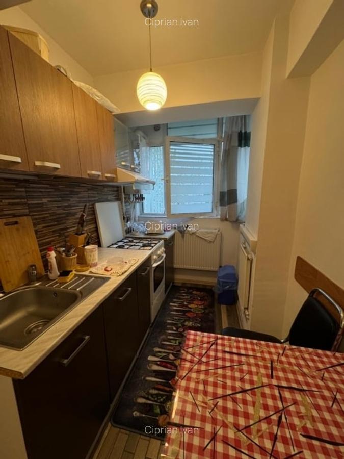 Alexandru - Zimbru - 2 camere decomandat - mobilat - etaj intermediar - 5