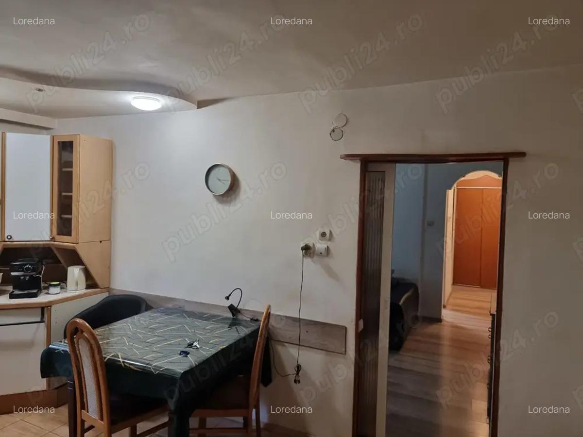 Apartament 3 camere semidecomandat 75000 euro - 1