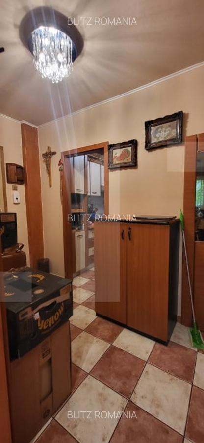 Apartament cu 4 camere decomandat, mobilat în Circumvalațiunii - 9