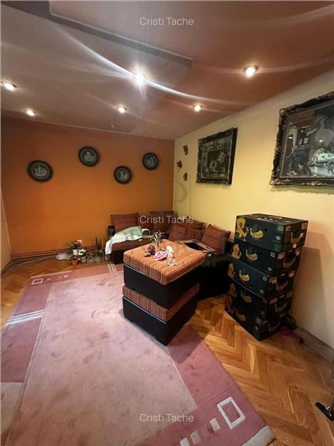 CIRCUMVALATIUNII - ETAJ 1 - BLOC IZOLAT - 4 camere - 2 bai - debara - decomandat - 13