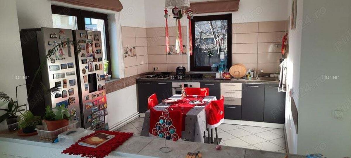 Particular vand casa individuala P+1+M in Bragadiru Independentei 9 camere - 5