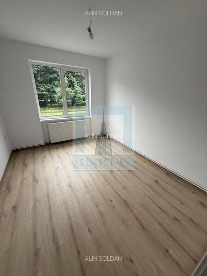 Apartament 4 camere renovat complet, etj. 1/4 - zona Tractorul - 4