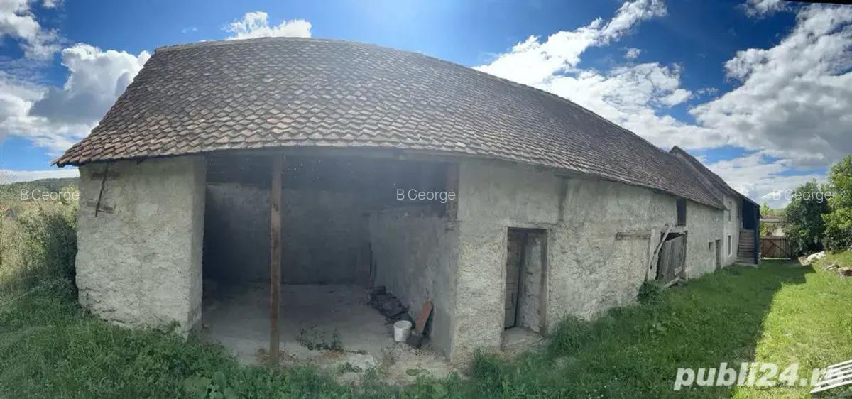Casa sasesca de vanzare 60 km de Brasov si 20 km de Viscri 4700 mp - 4
