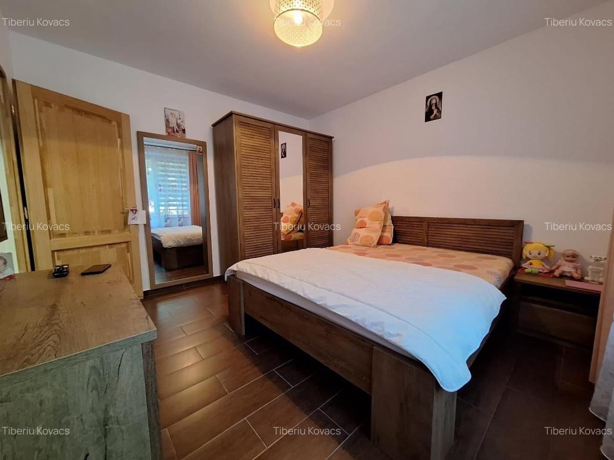 Apartament cu 2 camere semidecomandat în Tractorul - 6