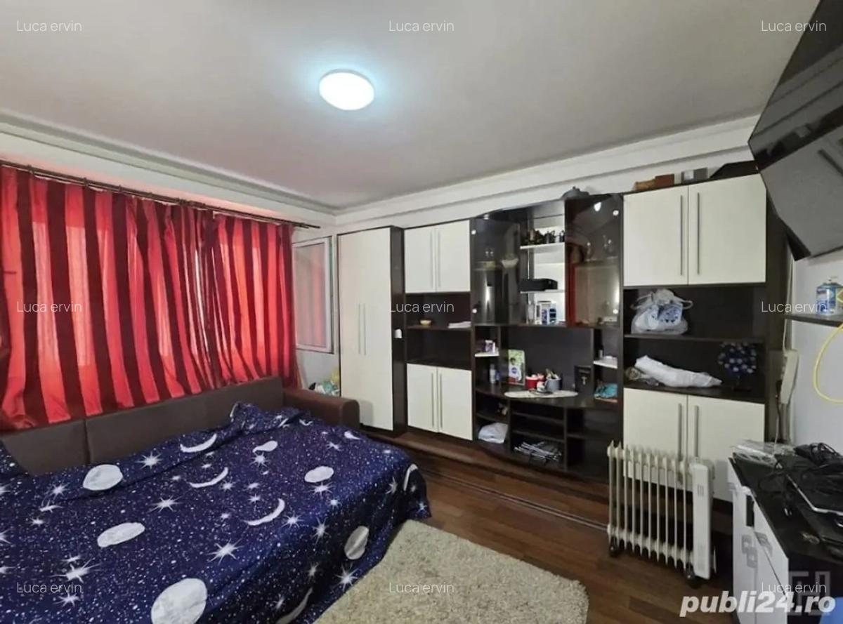 Vand schimb cu casa la tara +diferen?a - 7