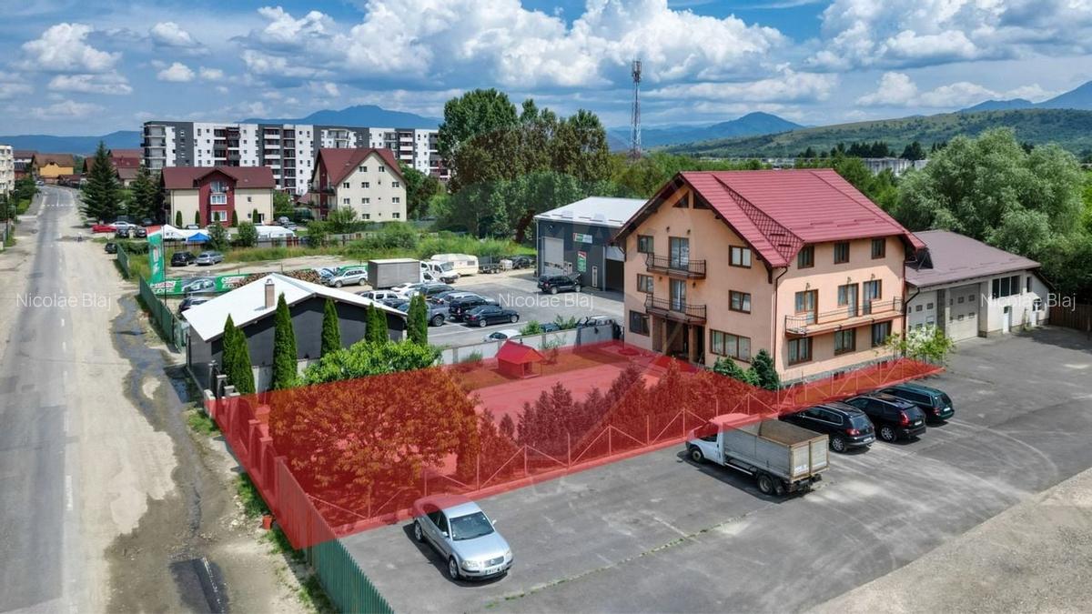 Vila cu potential in Zarnesti - 10 camere, curte mare - 3