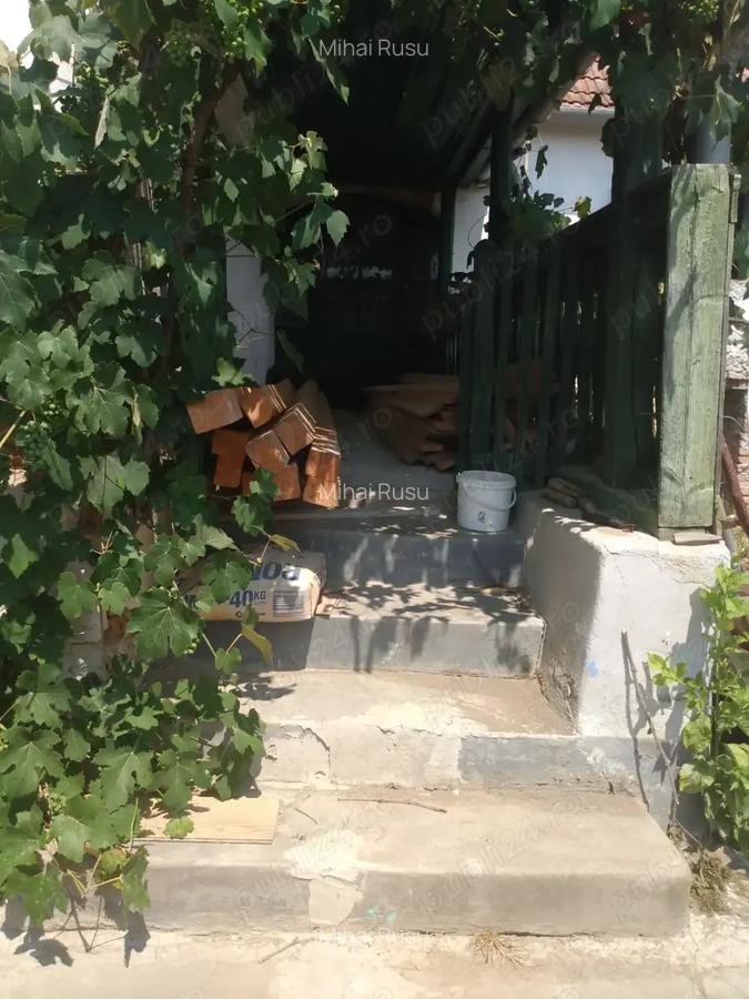 Casa la ?ara in localitatea Ghijasa de Sus - 3