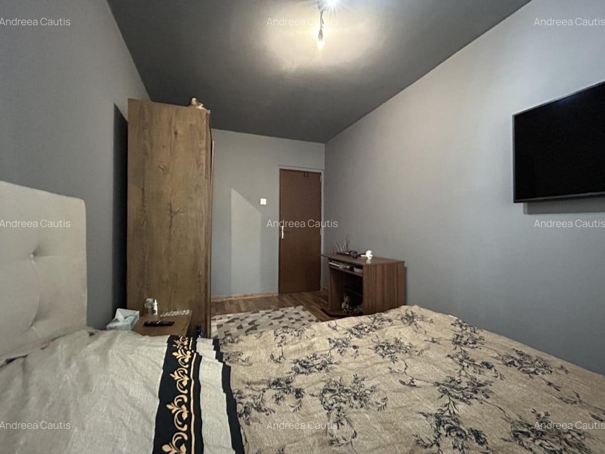 Apartament 3 camere, semidecomandat, etajul 3/4, zona P-ta Doina - 5