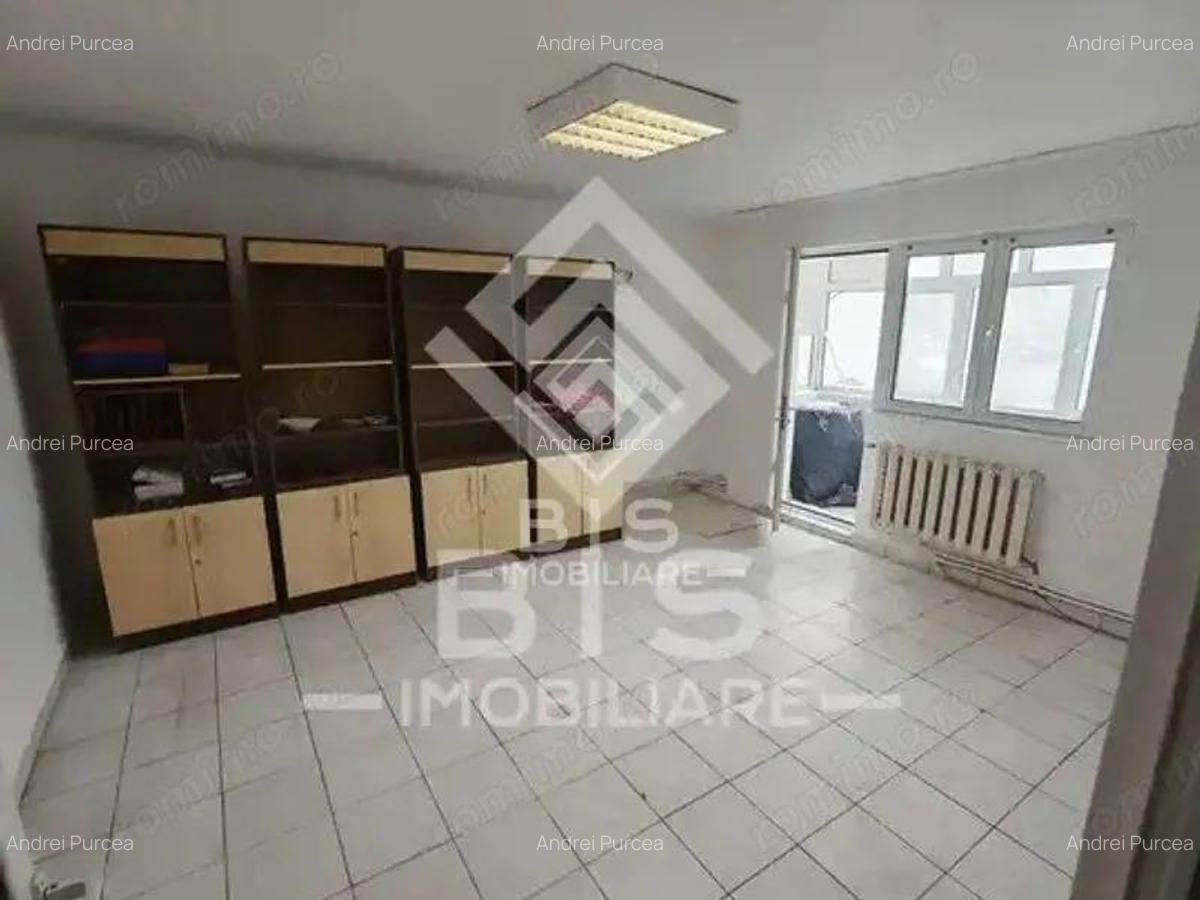 Apartament 3 camere - parter - pretabil ca si spatiu comercial - 2