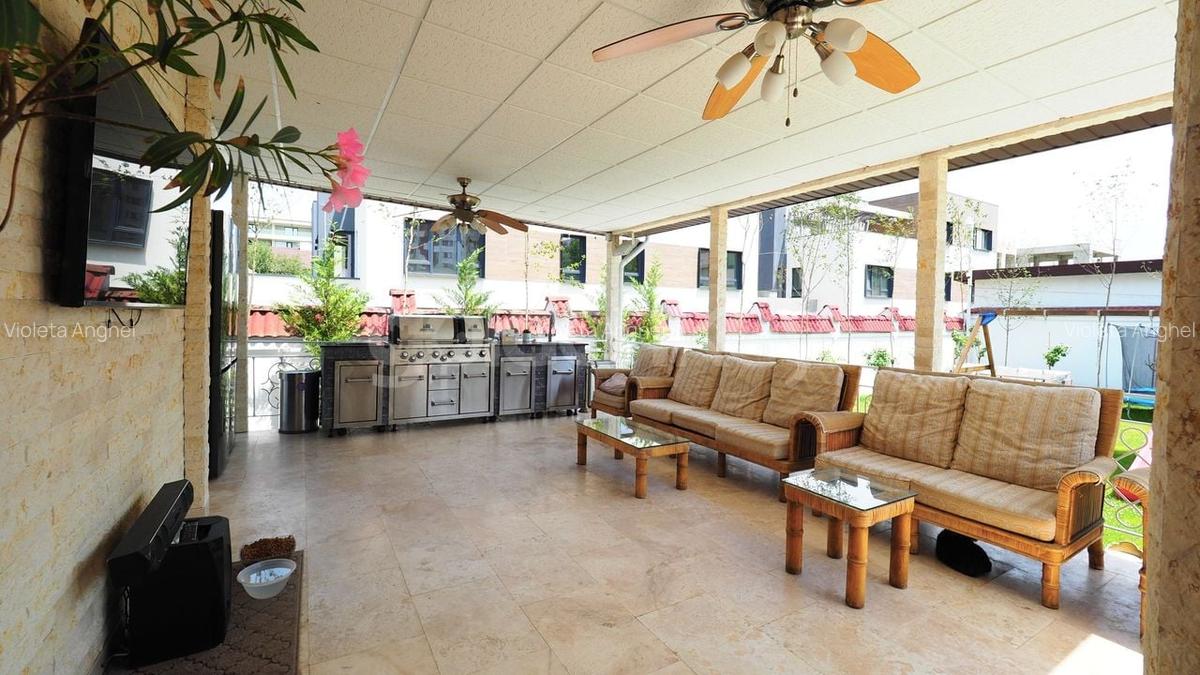Vilă cocheta cu 10 camere si gradina amenajata - 8 Vilă cocheta cu 10 camere si gradina amenajata - 8