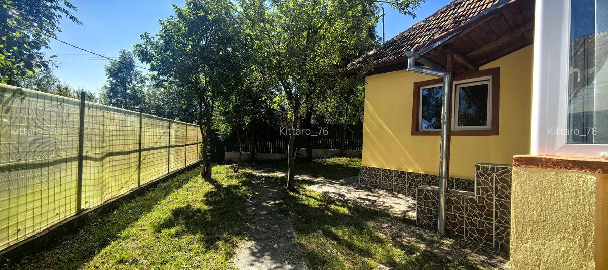 Casa Breaza , situata in zona de deal ,in mijlocul naturii ,spectacol de lumini - 2