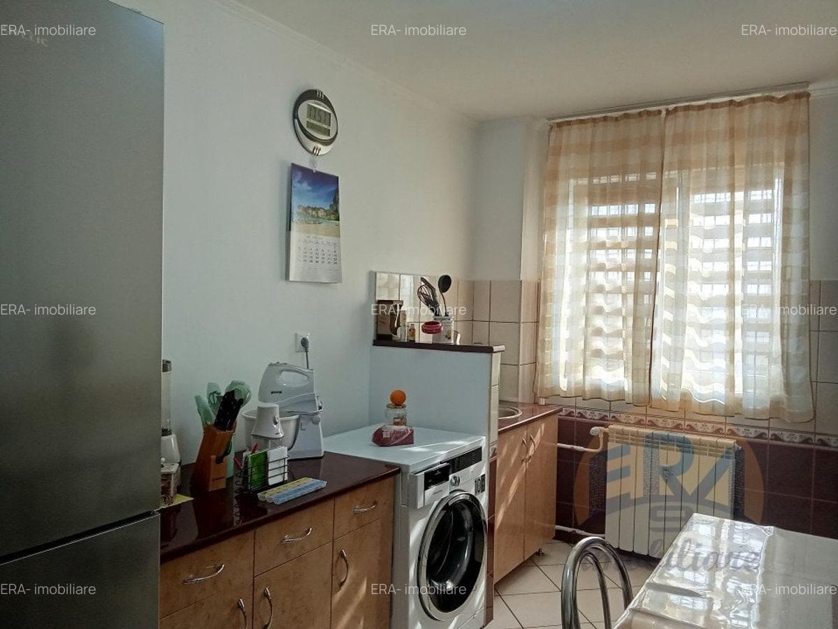 Apartament cu 3 camere decomandat, mobilat în Dacia - 9