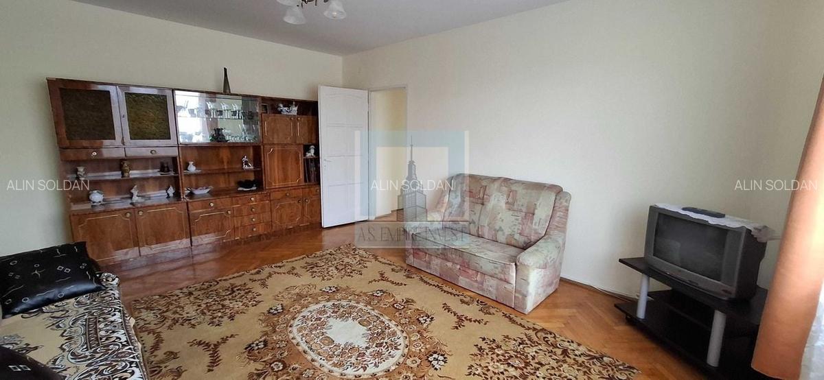 Apartament 3 camere in casa/vila, et. 1-zona Piata de Miercuri - 2