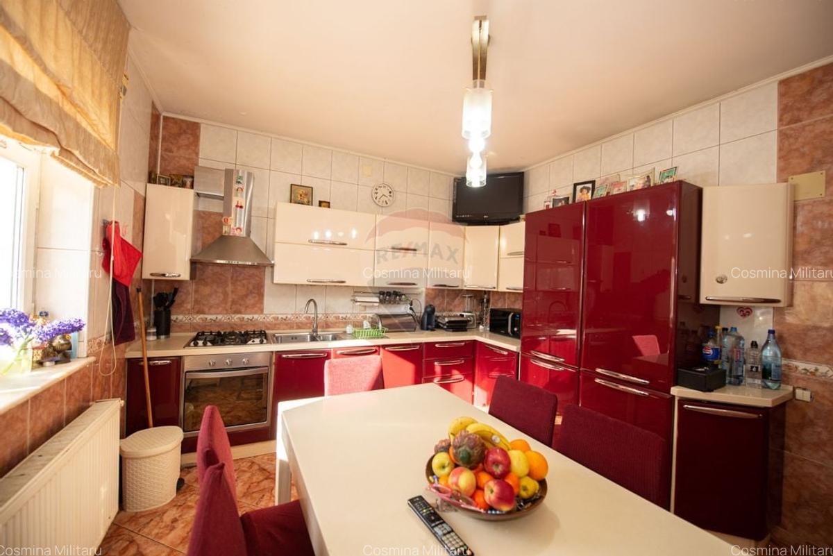 Casa de vanzare cu garaj,  Prelungirea Ghencea, Ghencea, Sector 6 - 12